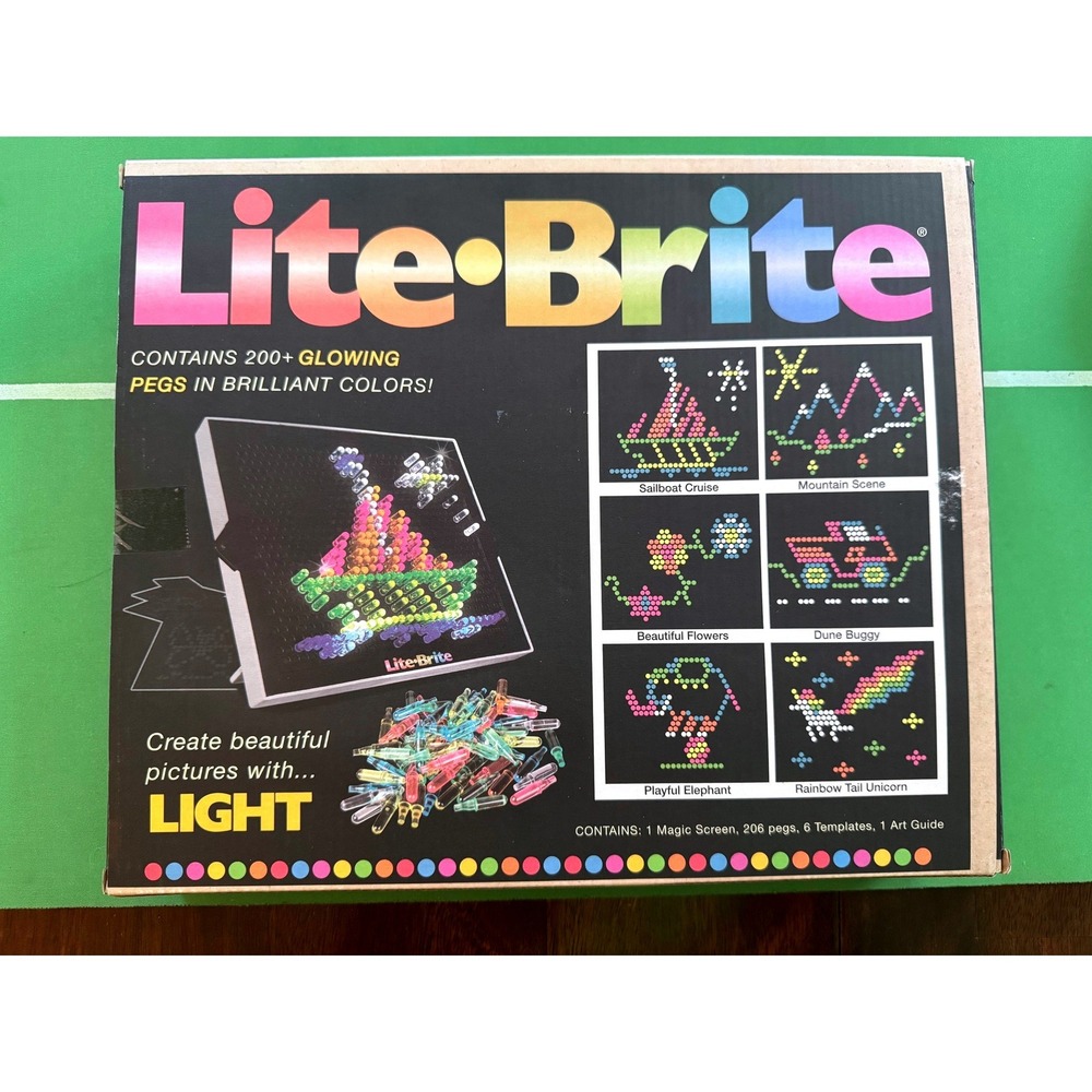 Lite-Brite Magic Screen Retro Toy 214 Pcs 200+ Pegs 6 Templates New Open Box